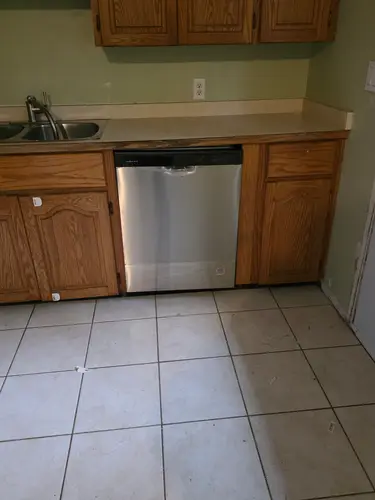 Chris Tong Rental